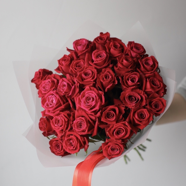 Raspberry roses - 29 роз