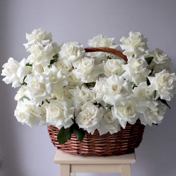 Basket of roses "Creamy Gelato" - Размер XL