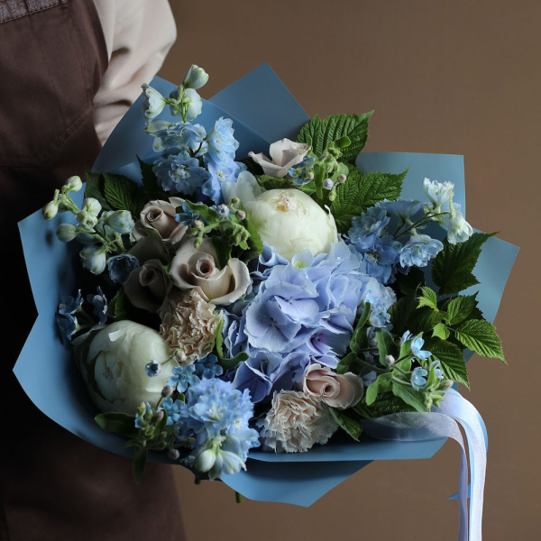 Sky-blue signature bouquet - Размер L