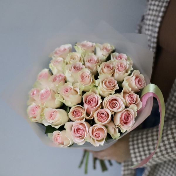 Pink and green roses - 29 роз