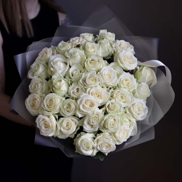 White roses -  39 роз 