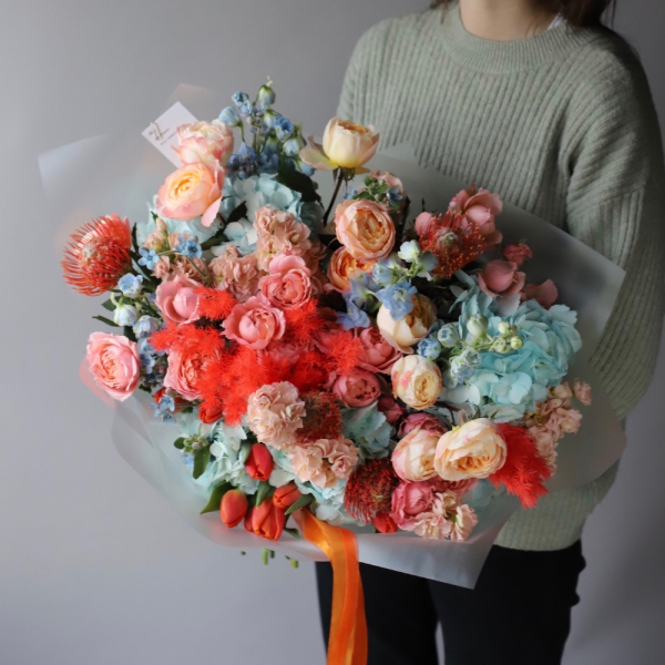 Orange-blue signature bouquet - Размер L 